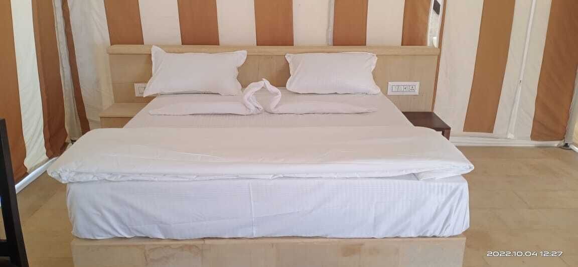 Premium bedding, down comforters, Select Comfort beds, bed sheets