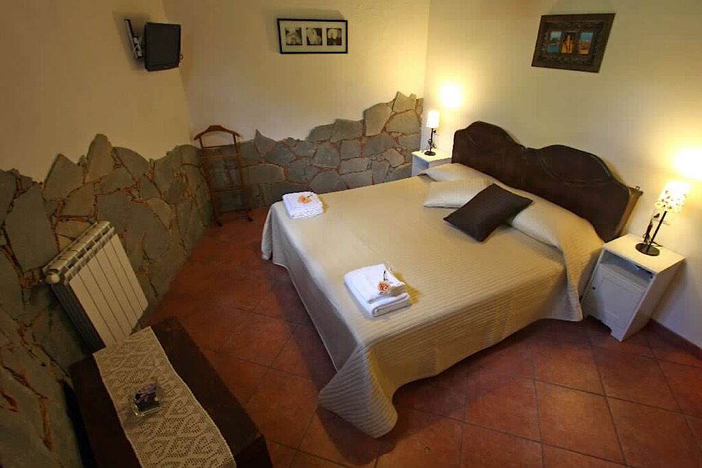 2 bedrooms, iron/ironing board, travel crib, free WiFi