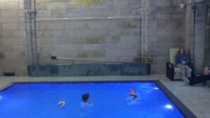 Piscine intérieure, piscine chauffée