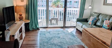 Älytelevisio, DVD-soitin, kirjoja