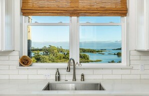 Interior - 3 Story Haven! Fire Pit+kayaks~updated~360 Views! (Cedar Key)