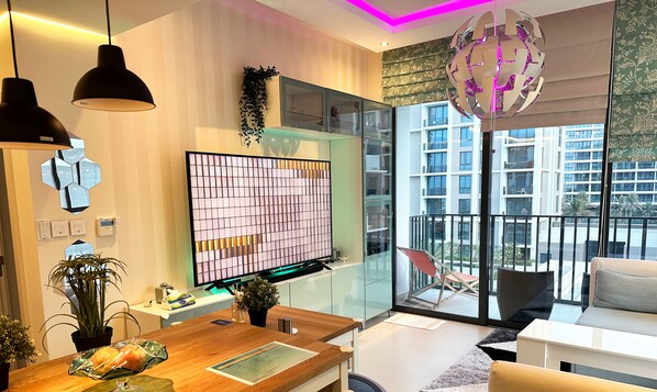 智能电视、壁炉、电子游戏、Netflix