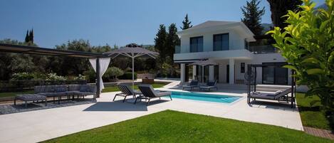 Alberca al aire libre