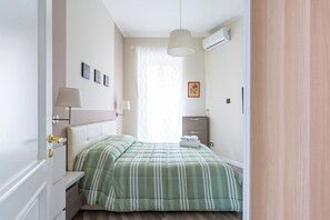 1 bedroom, iron/ironing board, free WiFi, bed sheets - Napoli Heartbeat by Napoliapartments (Napoli)