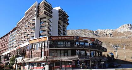 Ă 10m des pistes de ski, 3Ăšme Ă©tage, tĂ©lĂ©vision, casier Ă ski, 16mÂČ, Tignes