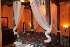 2 bedrooms, iron/ironing board, travel crib, free WiFi