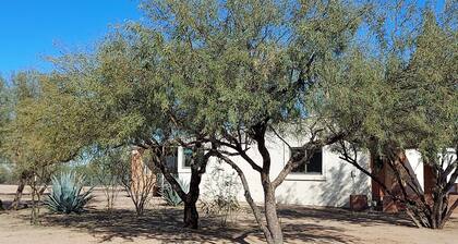 Beautiful Guest House on 20 acre ranch