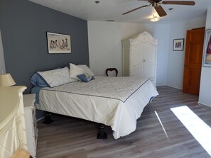 2 camere, una scrivania, ferro/asse da stiro, Wi-Fi gratuito