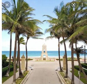 サンラウンジャー、ビーチタオル