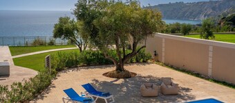 Kefalonian Emerald Villa with Spectacular Mountain and Sea Views