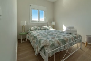 3 habitaciones, cuna de viaje, wifi gratis y ropa de cama 