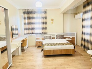 King Room | Minibar, in-room safe, desk, laptop workspace - Grand Gulizar Hotel (Sanliurfa)