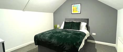1 bedroom, internet, bed sheets