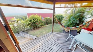 Basic Bungalow | Terrace/patio