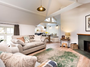 Cottage | Living area
