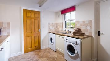 Fridge, dishwasher, cookware/dishes/utensils