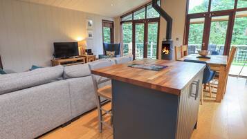 Cottage | Private kitchen | Fridge, dishwasher, cookware/dishes/utensils