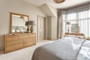 4 bedrooms, individually decorated, individually furnished, free WiFi - Archie's (Ambleside)