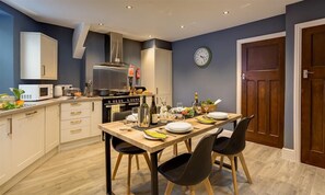 Dining - Riverville (Ambleside)
