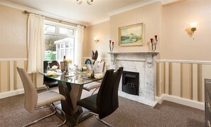 Dining - Heathfield (Keswick)