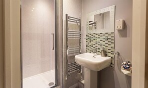 Shower - Heathfield (Keswick)