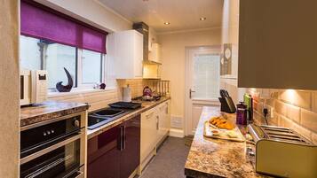 Uppþvottavél, pottar/pönnur/diskar/hnífapör