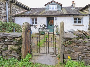 Cottage | Property grounds - Jane's Cottage (Ambleside)