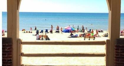 September dates now open! Cozy Beach Town Cottage Awaits.