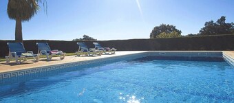 CHARMING VILLA WITH PRIVATE POOL, AIR COND, Wi-Fi, BBQ AND SCENIC VIEWS