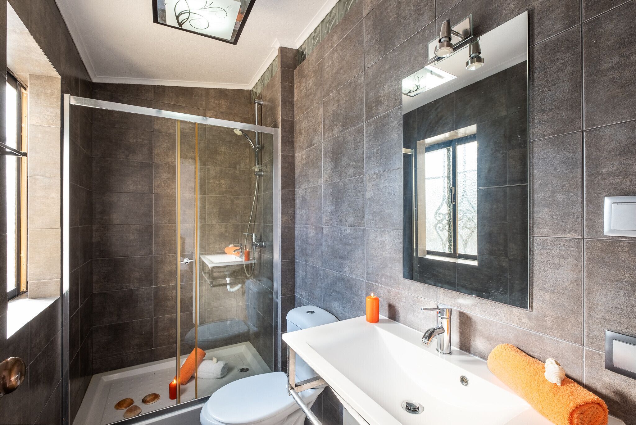 Bathtub, hair dryer, towels