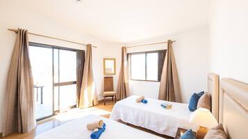 5 habitaciones, tabla de planchar con plancha y wifi gratis