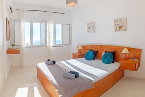 5 bedrooms, in-room safe, iron/ironing board, free WiFi - Holiday home w/ heatable pool (Albufeira)