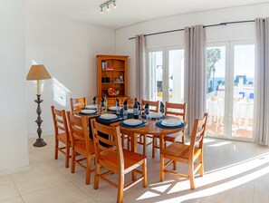 Dining - Villa with BBQ and heatable pool in Albufeira (Albufeira)