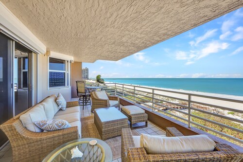 AUG SUMMER SALE AT SOMERSET404.. Beach Front. 3 Bdrm 3 Bath, Den W/ SofaSleeper