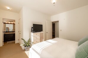 2 bedrooms, desk, iron/ironing board, travel crib