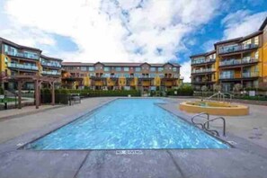 Opvarmet pool