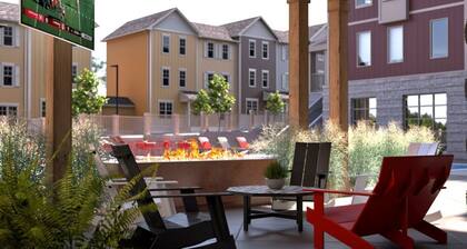 Stunning and Modern 4-BR House with On-Site Pool