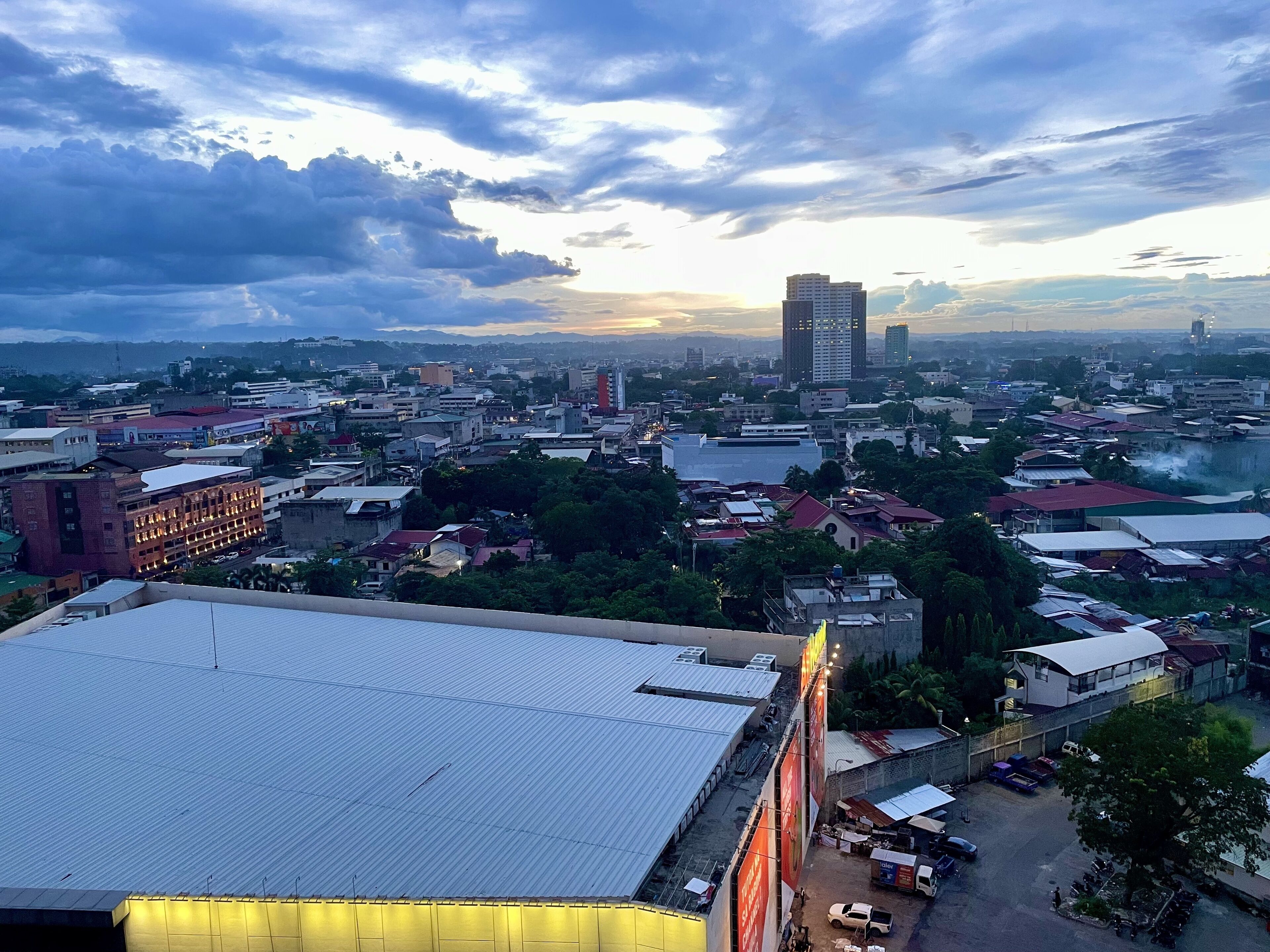 Photo - Studio and 1 Bedroom Unit at Riri's Condotel, The Loop Tower