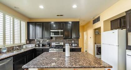 Family-friendly 4BR Home | Spacious Great Location