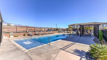 屋外プール、温水プール