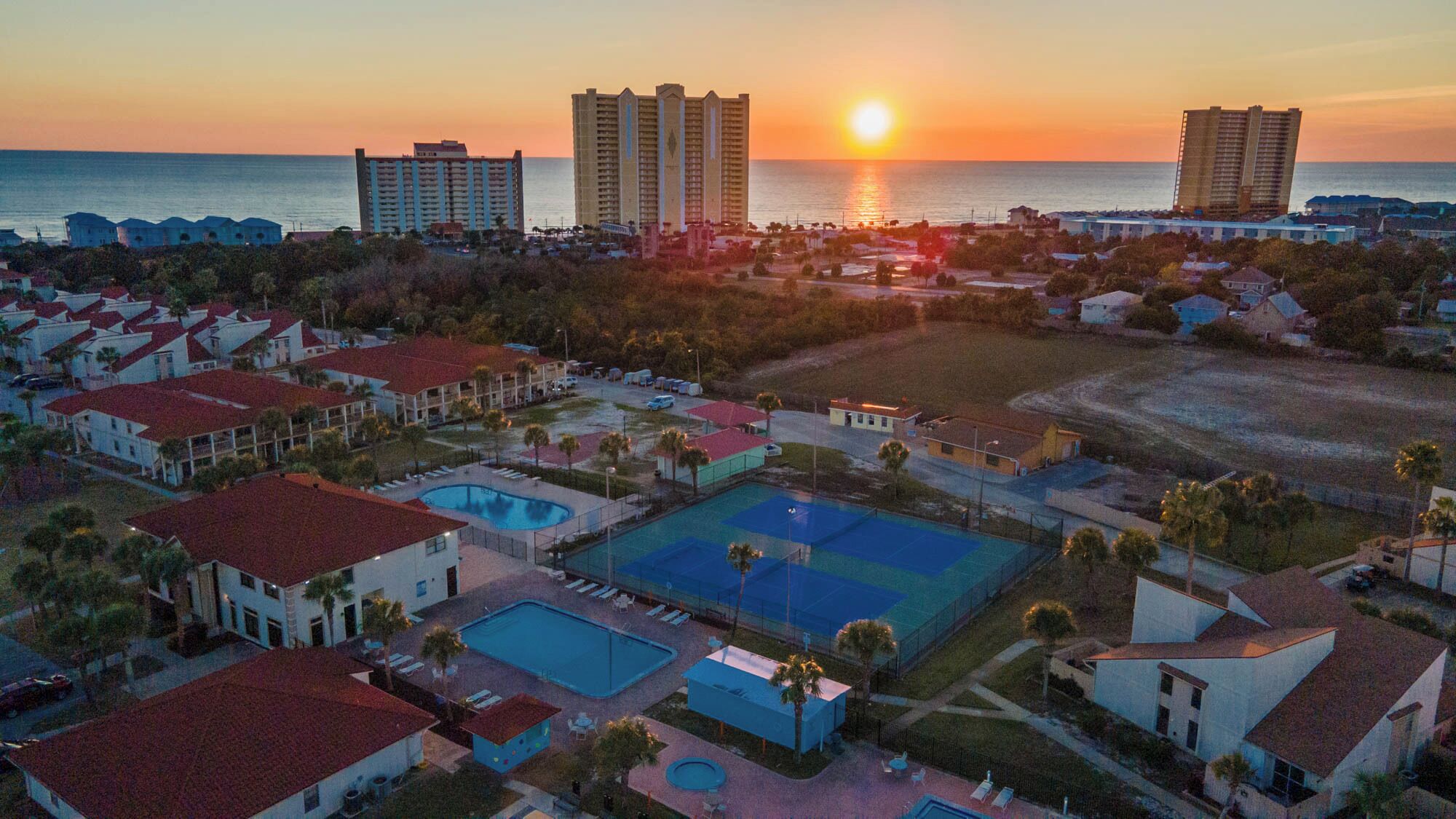 Now FALL in PCB! 2/2 Condo