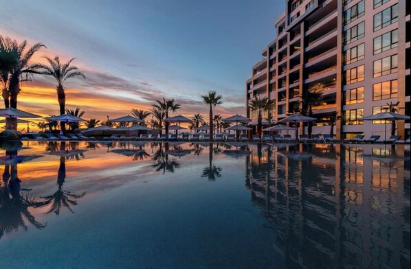 Outdoor pool, a heated pool
