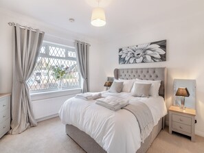 2 bedrooms, free WiFi, bed sheets, wheelchair access