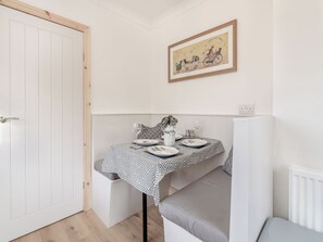 Dining - 2 bedroom accommodation in Flamborough (Flamborough)