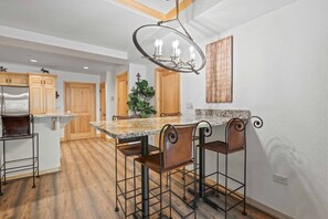 Dining - Saint James Place 125 (Avon)