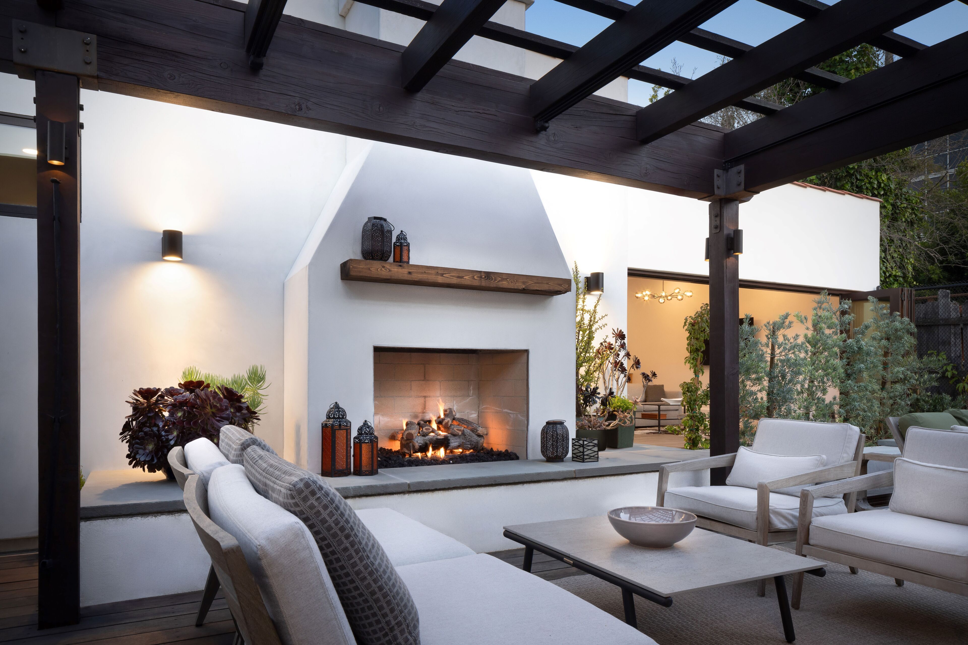 Architecturally Designed Guest House (30 Day min)