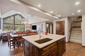 Interior - Saint James Place 437 (Avon)