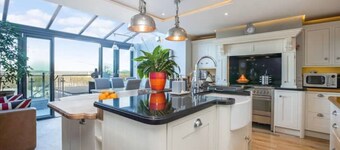 Delightful Salcombe house with panoramic views