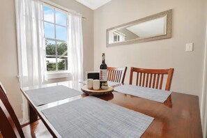 Dining - The Birk House - with Hot Tub! (Jacksonville)