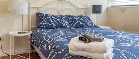 Bügeleisen/Bügelbrett, WLAN, Bettwäsche